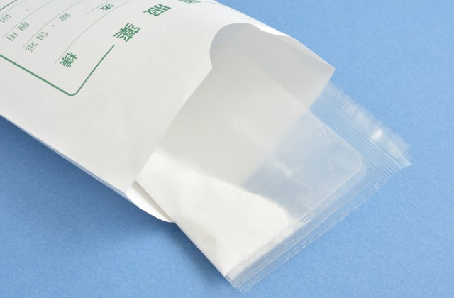 病院で処方された「粉薬」は、透明な袋に入っていることがあります※画像はイメージです（ＭＯＭＯＴＡＲＯＵ/stock.adobe.com）