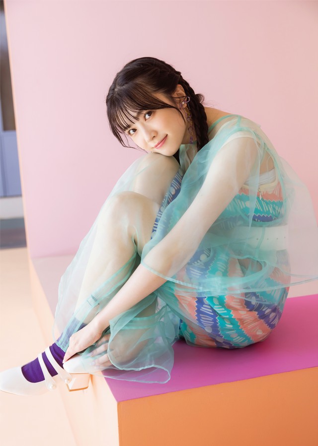 結那さん　デジタルPHOTOBOOK『scarlet』収録カットから