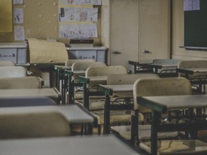 「よくあること」と言いながら、私たちの青春を守ってくれた先生たち