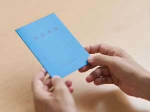 妻が死亡、遺族年金は？　もらえる金額から年収制限まで社労士が解説