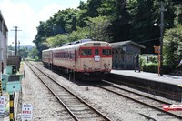 いすみ鉄道は、観光急行が好評であったため、JR西日本からキハ28を譲渡してもらった