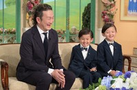 中村獅童さんと息子の陽喜さん、夏幹さん