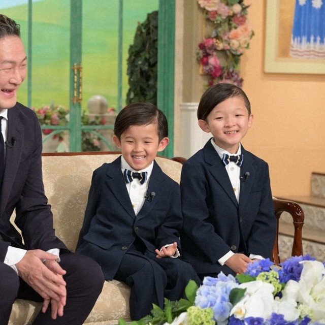 中村獅童さんと息子の陽喜さん、夏幹さん