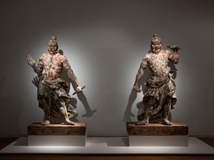 消えた仁王像　出雲の「村の宝」がオランダで展示の謎　数奇な運命がむすんだ人々の縁