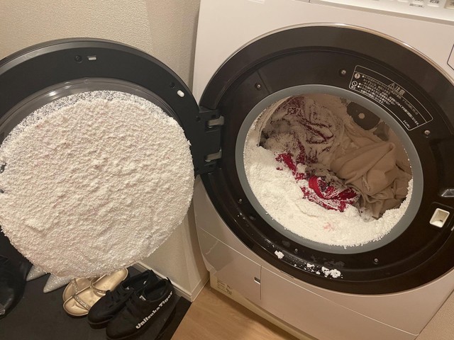 ビーズクッションを洗濯したら…（灰原あやかさん提供） 