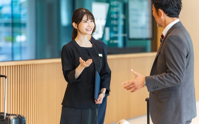 「チェックイン前後」でも荷物を預かってくれる！※画像はイメージです（metamorworks/stock.adobe.com）