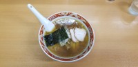 昔懐かしい味の醤油ラーメン、「かづ屋」の定番メニュー「支那ソバ」＝東京・目黒