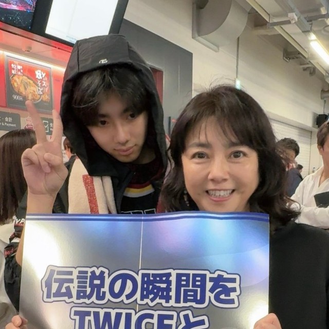 立花理佐さん（右）と息子で俳優の松永慎之介さん（立花さんの公式インスタグラムから）
