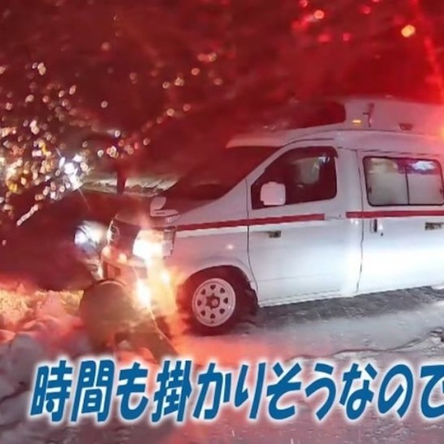 これ以上時間がかかると搬送中の患者に負担がかかると判断し、「牽引」を提案（動画からキャプチャー／提供：YouTubeチャンネル『DRIFT TEAM VOLTAGE』より）