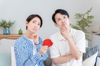 金融資産の7割以上を一般の銀行預貯金で保有している人が6割以上　※画像はイメージです（polkadot/stock.adobe.com）
