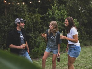 初対面のOBの沈黙。可愛い友達には笑顔で話していたのに