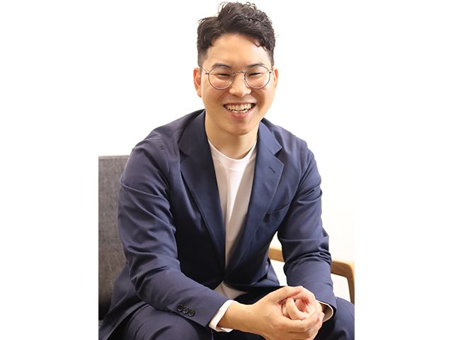 191639 E.カレッジ税理士事務所 会議中