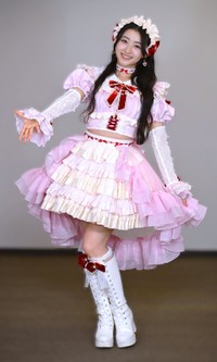 杏ジュリア(撮影・金居みつよし）