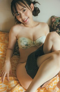 高崎かなみ（撮影／東京祐　ヘアメイク／花房みなみ　スタイリング／毛塚由恵）