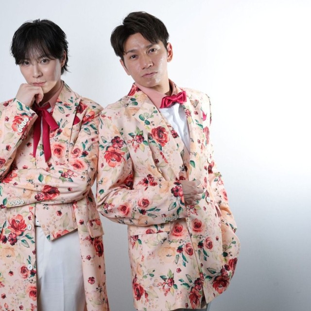 SHOW-WAの塩田将己（左）と山本佳志＝撮影・坂部計介