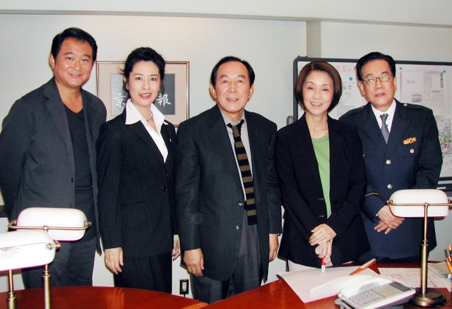 「京都迷宮案内」の出演者ら（２００４年）