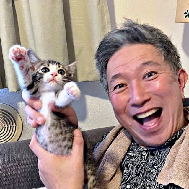 生後推定1、2カ月、家族の一員になったトラヴィスくん（画像提供：にくきゅうさん）