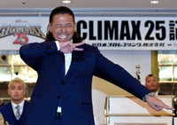 中邑真輔＝2015年7月撮影