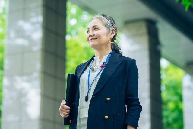 シニア女性の間で「働くこと」への意識が大きく変化　※画像はイメージです（maru54/stock.adobe.com）