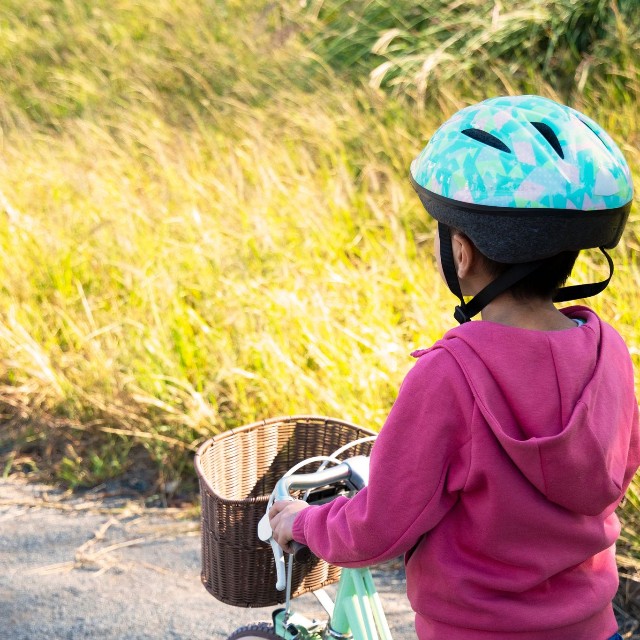 1人で自転車に乗って家出　※画像はイメージです（Photographer YOSHI/stock.adobe.com）