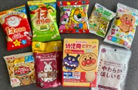 検証に登場した市販おやつたち。ドラッグストアやスーパーで手に入る身近な商品ばかり／はなさん（@hanaikujilife）提供