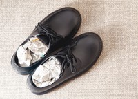 自衛隊直伝「新聞紙で靴を速攻で乾かす」新常識ライフハックとは※画像はイメージです（patchii/stock.adobe.com）