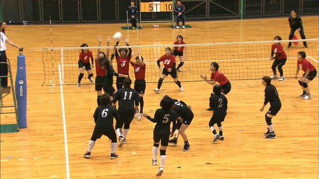 ママさん選手の熱い戦い家庭婦人バレーボール大会　岡山市