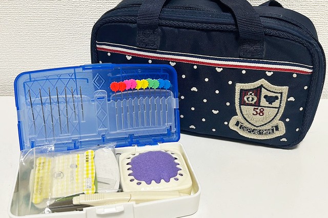 平成女子が使っていたソーイングセット。かわいいですが、細部のデザイン性が令和のものとはやはり違う？（筆者私物）