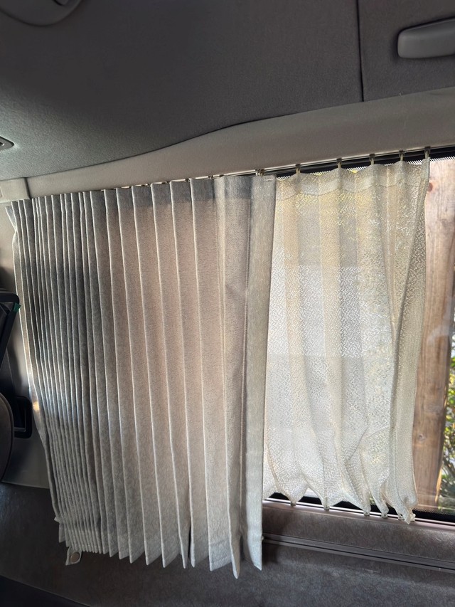 カーテンは電動