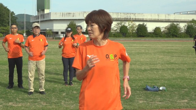有森裕子さんが指導　ランニングパトロール出発式　備前市久々井　2日