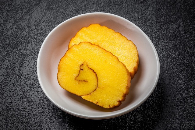 余り物の伊達巻、どうやって消費しますか？ ※イメージ写真（norikko/adobe.stock.com）