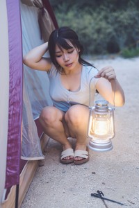 たにりか 1st デジタル写真集『週末ふたりキャンプ』　撮影：藤本和典