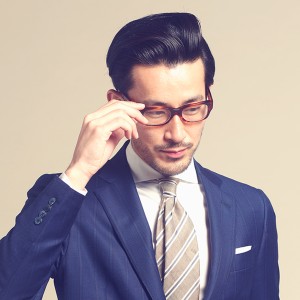 スーツ世論調査スーツの購入を考える頻度は？