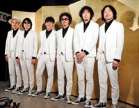 「カーリングシトーンズ」の（左から）浜崎貴司、ＹＯ－ＫＩＮＧ、寺岡呼人、奥田民生、斎藤和義、トータス松本