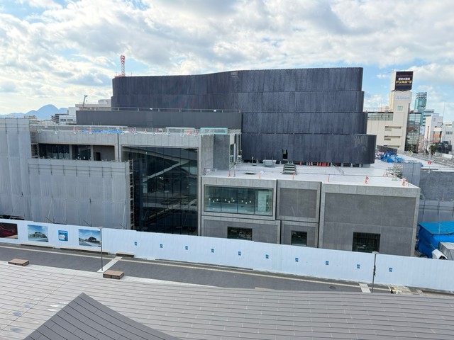 丸亀市民会館の開館記念式典に映画「国宝」の振り付けを担当の谷口裕和さんが出演　香川