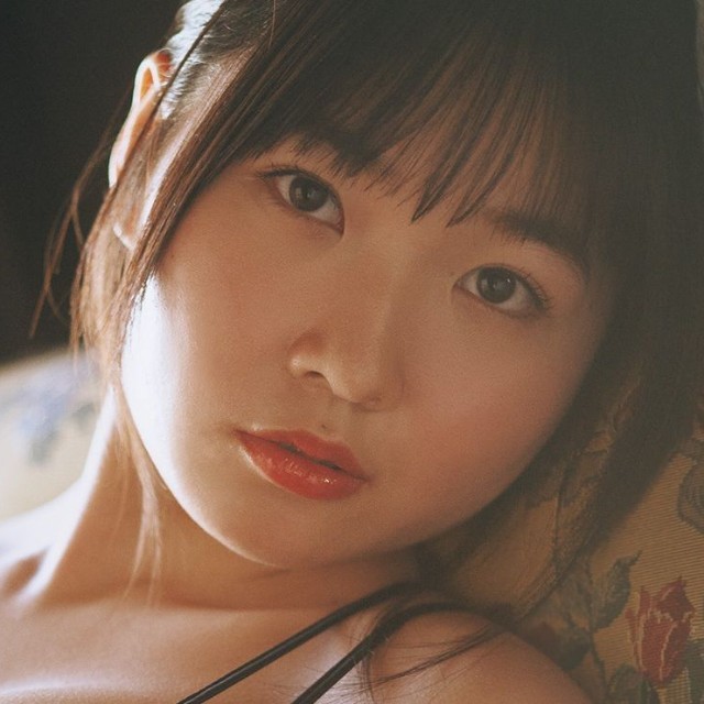 秋田そな（撮影／岡本武士　ヘアメイク／mahiro　スタイリング／八杉直美）