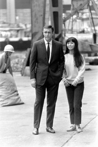 「007は二度死ぬ」撮影中のショーン・コネリーとボンドガールの若林映子=1966年