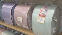 ランドセル商戦スタート　人気は「くすみカラー」　他の子とかぶらない、飽きないもの揃う　岡山