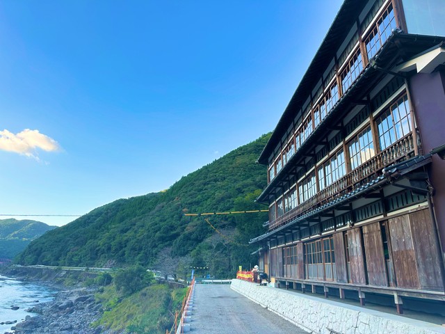 営業再開を果たした鶴之湯旅館