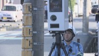 警察官が速度違反の取り締まり(岡山･南区芳泉)午前7時半ごろ