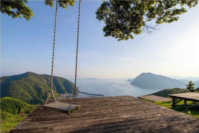 高平キャンプ場・たかひら展望公園のブランコ（提供画像）