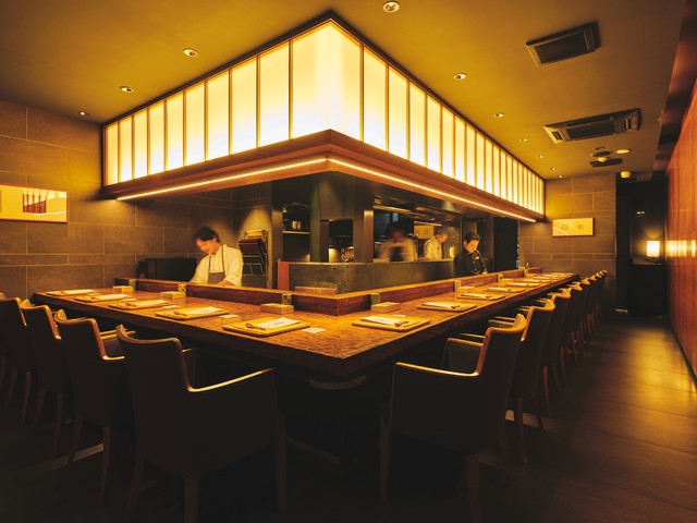 侘家古暦堂　祇園花見小路本店の店内