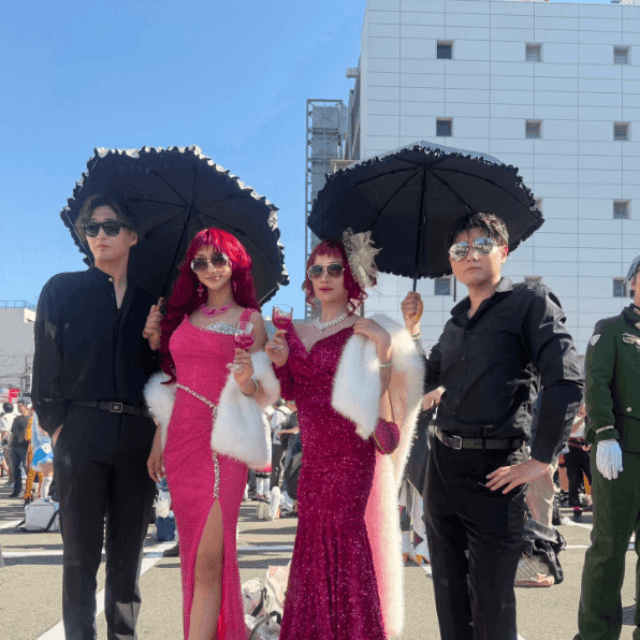 全身そっくり！叶姉妹コスプレ（めぇめぇさん提供）