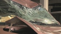 衝突した軽自動車