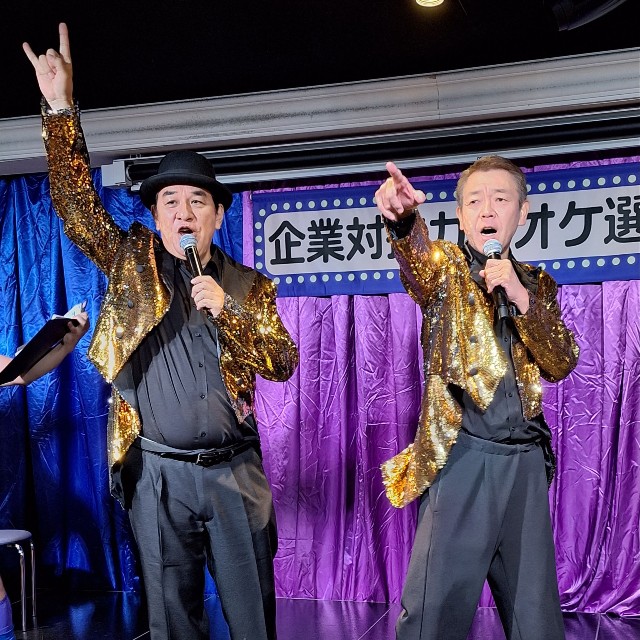 初開催のイベント「スナックサミット」でピエール瀧（左）と共に会場を盛り上げた玉袋筋太郎＝都内