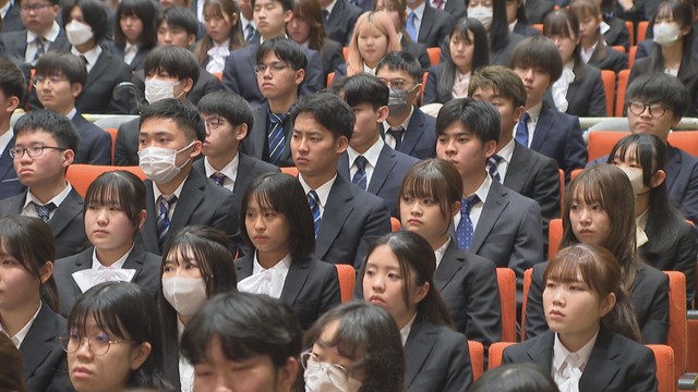 香川大学で入学式　1654人が新しい学生生活スタート！　学歌斉唱は5年ぶり