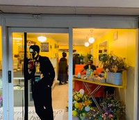 店主の西田さんご夫婦が中心になって手がけたHONEYBUNNYの内装