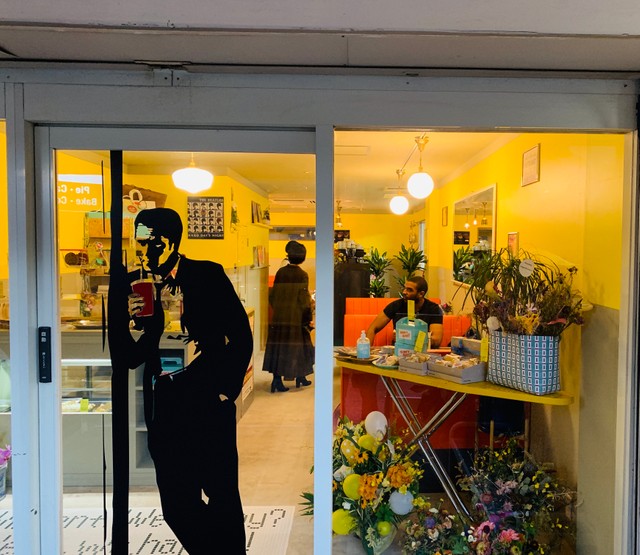 店主の西田さんご夫婦が中心になって手がけたHONEYBUNNYの内装