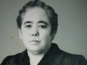 アメリカに挑んだ沖縄おばぁ玉城ウシとは？　映画「サンマデモクラシー」監督が明かす