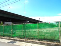 約12ヘクタールの土地の西側に名神高速道路がある